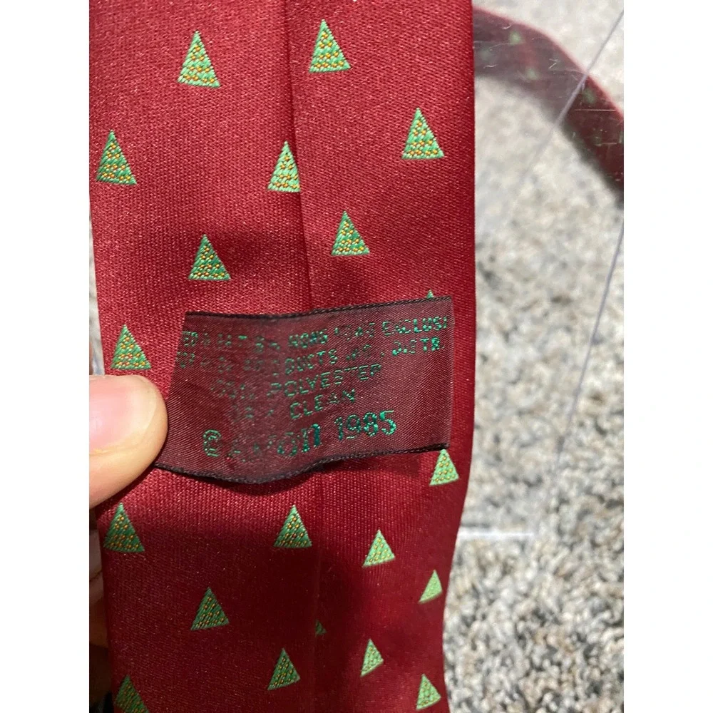 Necktie Avon Mens Red Fair Vintage 1985 Christmas Tree Geometric OS